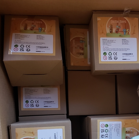 Bathtub Toys Duck & Elephant with Suction Cups + 2 Water Guns- 4 pack - Picture 14 of 14